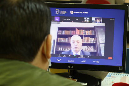 La presentación de Gustavo Alfaro se realizó por redes sociales. Allí se aclaró que su sueldo y el de su cuerpo técnico será de 1,6 millones de dólares al año.