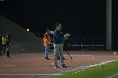 Paul Gavilanez, técnico del Guayaquil City, durante el duelo donde venció a Barcelona