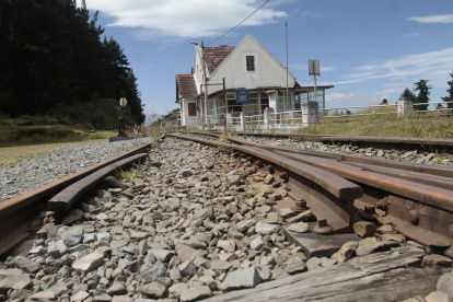 Las estaciones en Machachi y El Boliche lucen desiertas. Aun no se sabe que sucederá con la infraestructura.