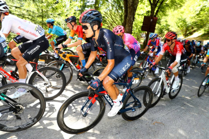 Richard Carapaz durante la segunda etapa del Tour de Francia que se realizó en Niza.