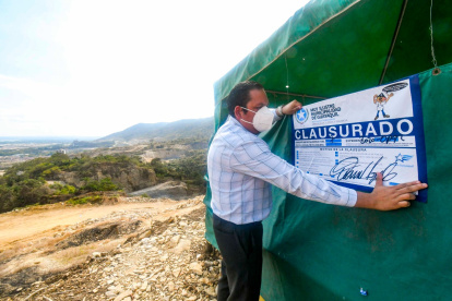 Acción. Instante en el que fue clausurada la cantera San Francisco, la tarde de este 31 de agosto.