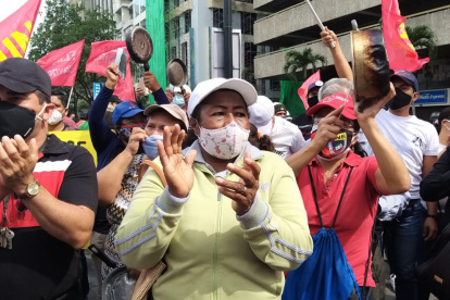 Hecho. Este 1 de septiembre, decenas de docentes participaron de una protesta para exigir a las autoridades el pago completo de sus sueldos.