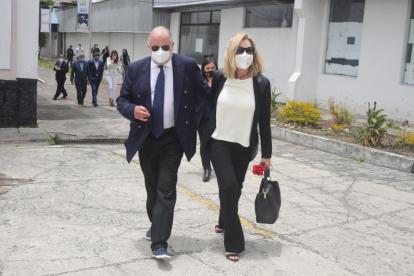 Isidro Romero acudió junto a la precandidata a la Vicepresidencia de la República, Sofía Merino y juntos aceptaron su precandidatura.