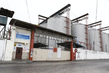 Ecuagran mantiene sus operaciones en el sur de Guayaquil. Comparte ciertos accionistas con Delcorp.