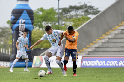 Universidad Católica tuvo algunos problemas para imponerse al Guayaquil City y seguir en la pelea