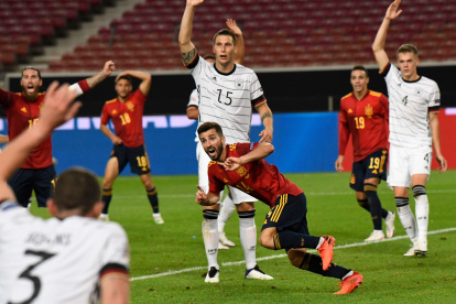José Luis Gayá, jugador de la selección española, celebra el tanto del empate ante el cuadro germano.