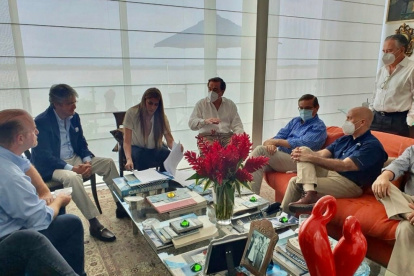 Una de las excepciones en esta contienda es la alianza firmada entre el movimiento CREO y el Partido Social Cristiano.