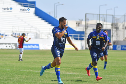 Charles Vélez anotó el gol de la victoria para el cuadro manabita sobre Deportivo Cuenca