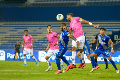 Emelec ganaba en el primer timepo 2-0 y sobre el final del encuentro, Independiente lo igualó.