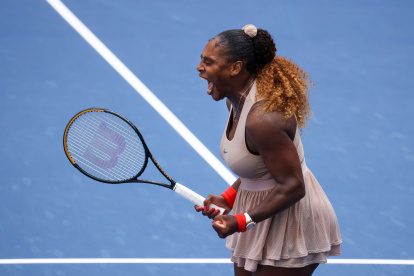 Serena Williams venció este lunes por 6-3, 6-7 (6) y 6-3 a la griega María Sakkari, decimoquinta preclasificada.