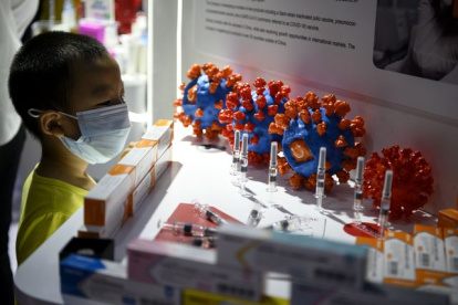 coronavirus china muestra vacunas publico