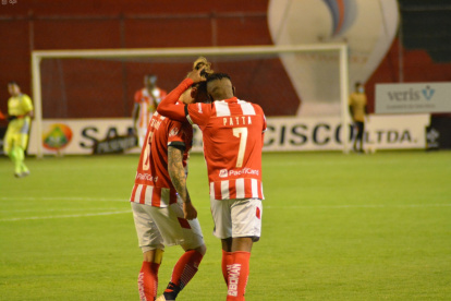 Henry Patta (75") y un autogol de Franco Pardo (90") le dieron el triunfo al cuadro ambateño.