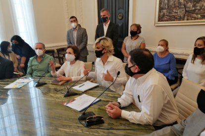 Encuentro. La mesa técnica se conformó ayer y apunta a buscar mecanismos para avivar al sector de turismo.