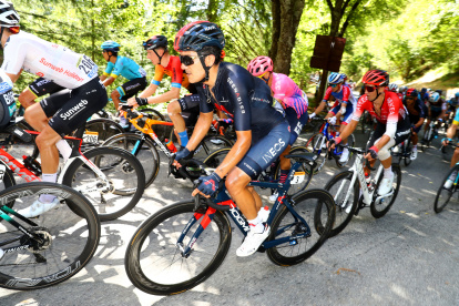 Richard Carapaz terminó 43 en la etapa 12. En la General se mantiene en la casilla 15, a +03:42 segundos del líder Primoz Roglic.