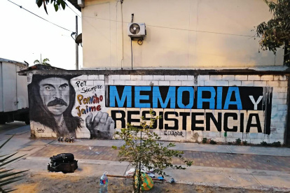 El mural original muestra a Pancho Jaime haciendo la señal del dedo del medio.