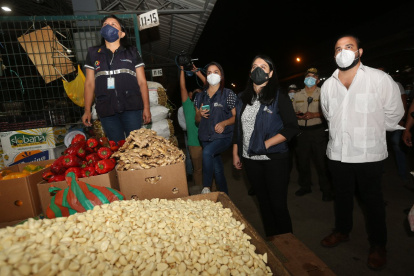 En el mercado de Transferencia de Montebello la Gobernación y el Municipio de Guayaquil realizaron un operativo.