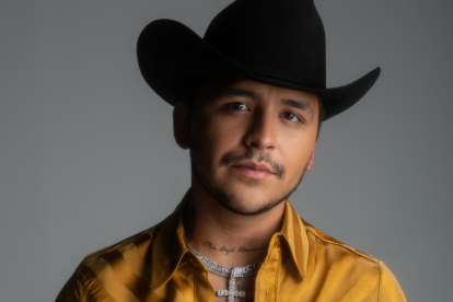 Con 21 años ha llegado a actualizar el género regional mexicano.