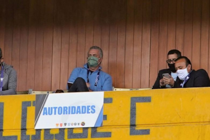 El técnico Gustavo Alfaro sí observa los partidos del campeonato.