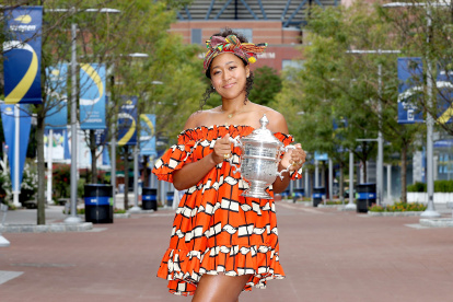 Orgullo.  Naomi posó ayer para la foto oficial del torneo como campeona. Su indumentaria lo dijo todo.
== FOR NEWSPAPERS, INTERNET, TELCOS & TELEVISION USE ONLY ==

 GSE-SPO-TEN-WTA-2020-US-OPEN---DAY-14
