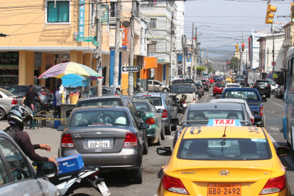 El tráfico vehicular en arterias de Guayaquil era notorio en los días previos al levantamiento del estado de excepción.

Agencia (ag-extra)