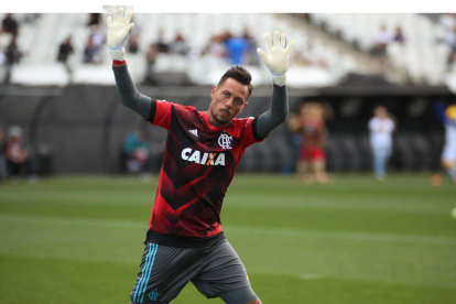 El brasileño Diego Alves es uno de los jugadores más experimentados del Flamengo
