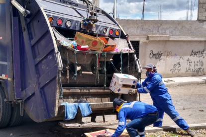 La recolección de basura en Quito no se detuvo durante la emergencia sanitaria.