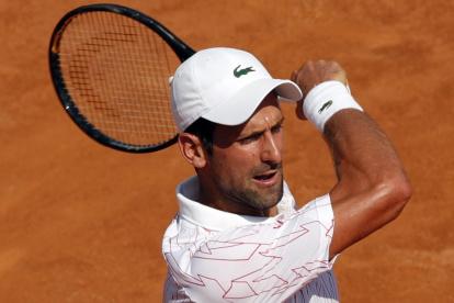 Novak Djokovic no tuvo problemas para superar a Salvatore Caruso, en el Master 1000 de Roma.