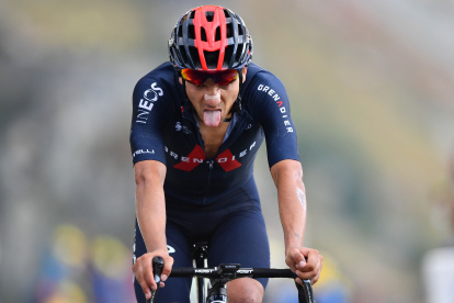Richard Carapaz ya posee el maillot de líder de la montaña en el Tour francés