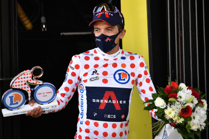 Por tercer día consecutivo Richard Carapaz protagonizó una fuga tempranera en el Tour. Pudo ganar la etapa 18, pero se conformó con el primer lugar de la montaña.