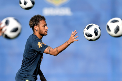 Neymar iniciará junto a la selección brasileña la búsqueda de un cupo para el Mundial de Catar.