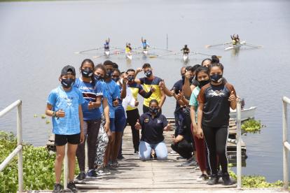 La familia del remo trabaja en el nuevo centro de entrenamiento, en el kilómetro 32 de la vía a la Costa.