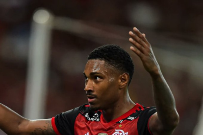 Vitinho es el séptimo jugador del Flamengo contagiado de coronavirus.