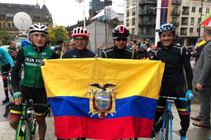 Jefferson Cepeda (i), Jonathan Caicedo y Richard Carapaz (d) serán los representantes de Ecuador en el Mundial de ciclismo.