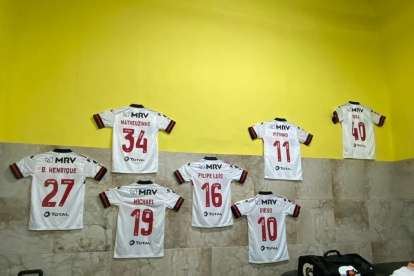 Las camisetas de los jugadores de Flamengo con coronavirus estuvieron en el Monumental.
