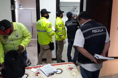 Siete detenidos dejan los allanamientos ejecutados hoy por la Fiscalía y Policía en Guayas, Santo Domingo de los Tsáchilas y Manabí.