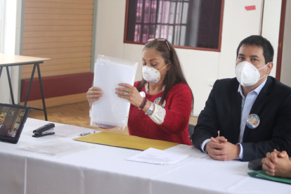 El 1 de septiembre, el binomio Arauz - Correa acudió al CNE a firmar la aceptación de su precandidatura, sin embargo Correa intentó hacerlo vía telemática.