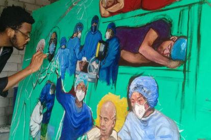 Durante dos semanas el artista pintó con óleos y acrílicos su obra.ROCÍO MEDINA- EXTRA