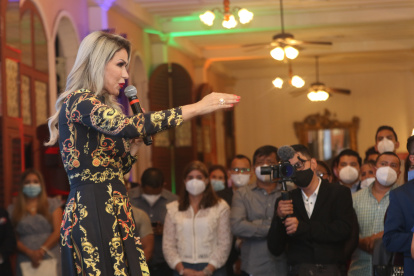 Susana González, la prefecta del Guayas, presentó el Plan de Turismo la noche del jueves.