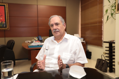 Jorge Gallardo, exministro de Economía.

Foto: Valentina Encalada
Nota: Guillermo Lizarzaburo

 Guayaquil-Ecuador
Agencia (ag-expreso)