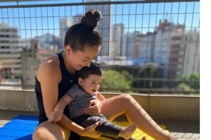 La futbolista ecuatoriana con su pequeño retoño: Benjamín Ezequiel.