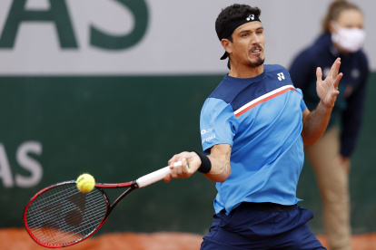 El tenista ecuatoriano Emilio Gómez dijo adiós al Roland Garros tras perder por 7-6, 3-6, 1-6, 7-6 y 3-6 ante Lorenzo Sonego en cuatro horas y 9 minutos de partido.