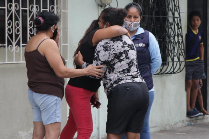 Familiares y amigos estaban consternados por el crimen ocurrido la noche del domingo