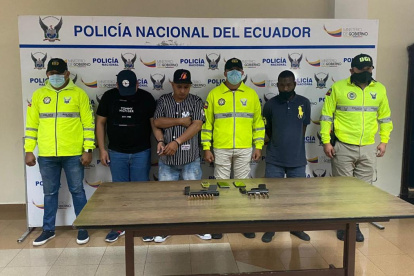 Los sospechosos fueron detenidos y llevados a la Unidad Judicial de Flagrancia.