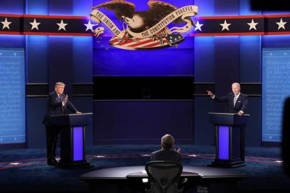 El escenario y los dos protagonistas del debate presidencial en Estados Unidos.