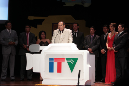 Carlos Armanza durante la premiaciòn de los ITV