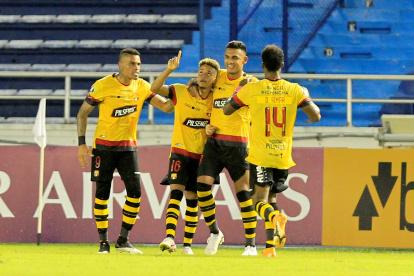 Barcelona puso de cabeza el grupo A con su victoria sobre Junior en Colombia