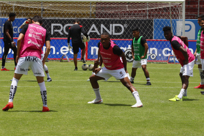 Deportivo Cuenca fue el primer club de la Serie A castigado por deudas. Por ese motivo no pudo jugar con Olmedo.