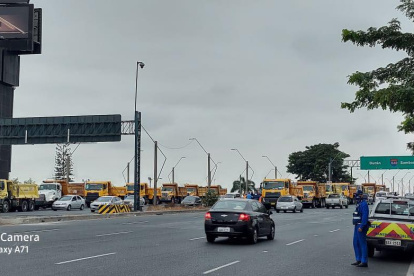 Como en octubre de 2019, el Municipio movilizó a camiones.