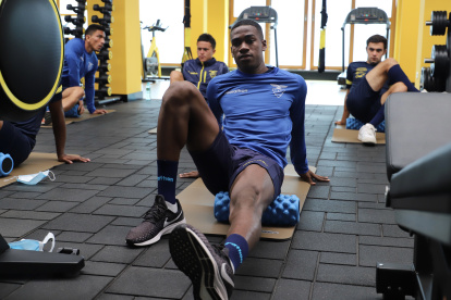 El defensor del Santo Laguyna mexicano, Félix Torres, entrenó ayer a las órdenes del DT.