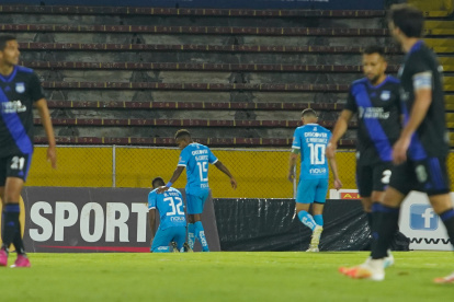 La derrota ante Universidad Católica fue un golpe más para la hinchada emelecista.